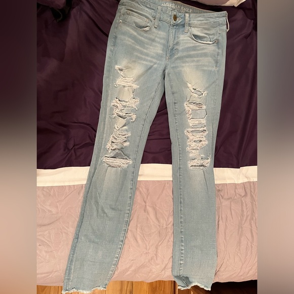 American Eagle Distressed Light Wash Jeans - Picture 6 of 6